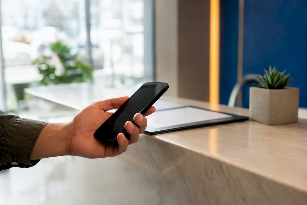 Check-in multilingue: la guida pratica per host e property manager